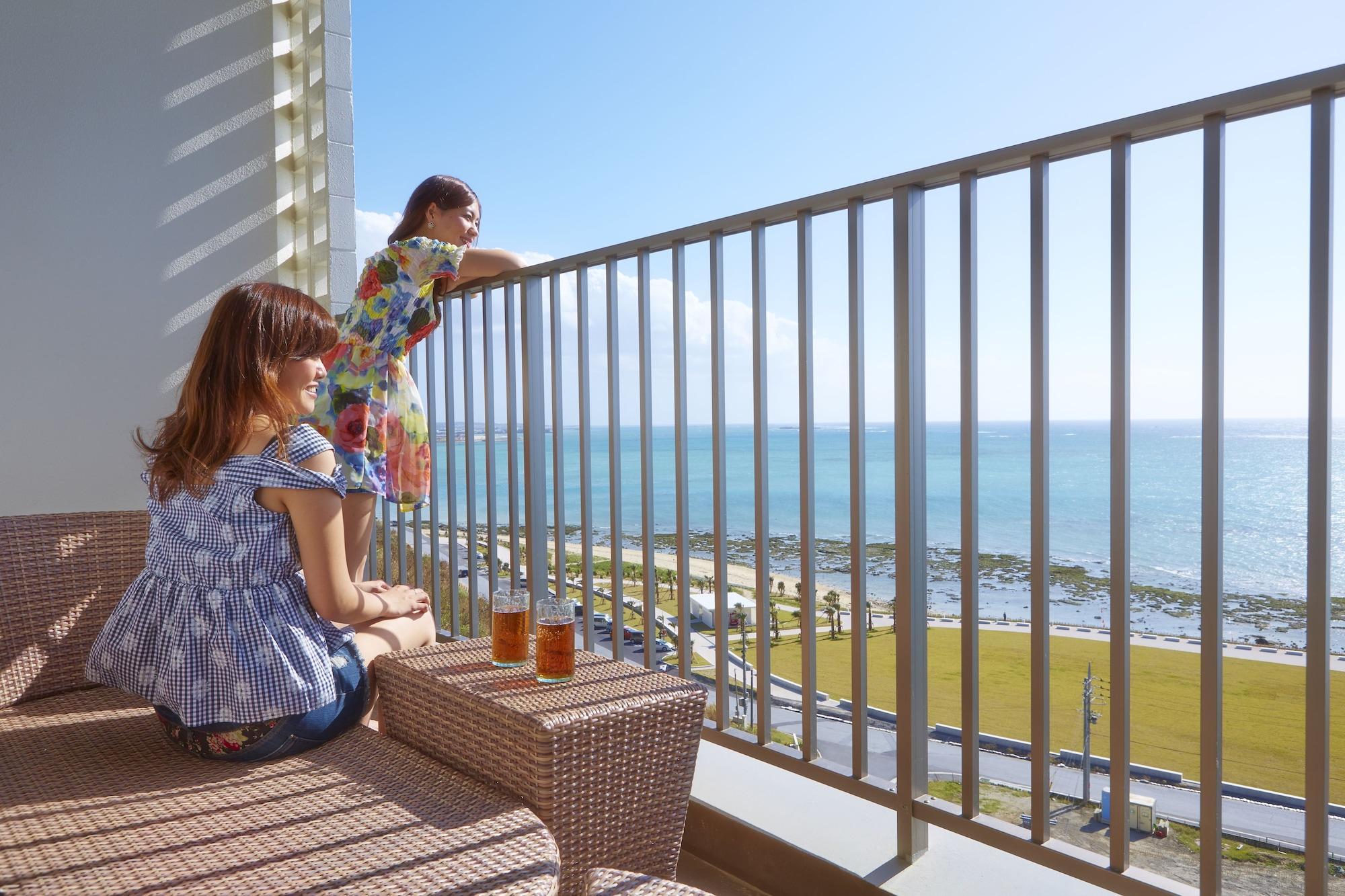 Senagajima Island Resort & Spa Tomigusuku Exteriör bild