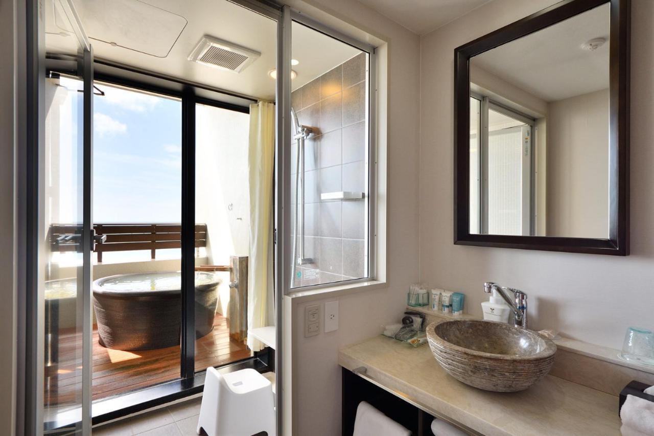 Senagajima Island Resort & Spa Tomigusuku Exteriör bild